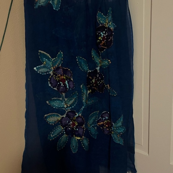 Signals Exclusive Floral Wool Sheer Accent Scarf Blanket - Picture 7 of 9